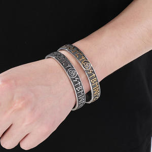<span class=keywords><strong>Bracelet</strong></span> manchette personnalisé en forme de C avec runes viking pour homme, nœud <span class=keywords><strong>d</strong></span>'Odin et alphabet, en acier inoxydable, design rétro audacieux - Product Image 2