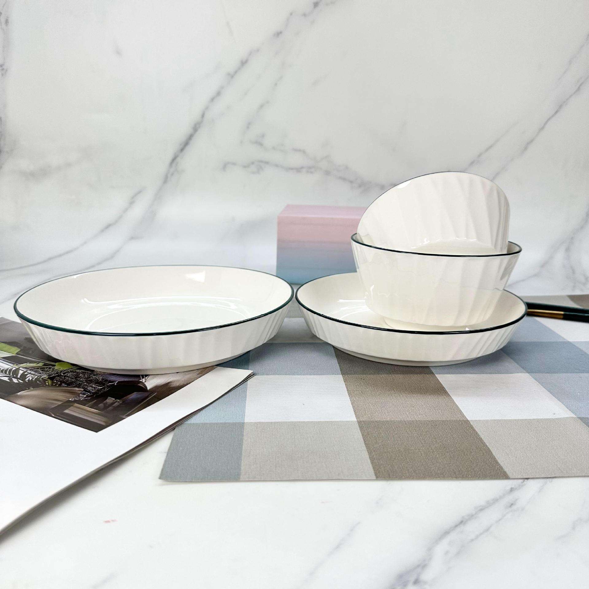 ชุดเครื่องแก้วสีขาวบริสุทธิ์ขอบเขียว