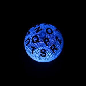 Ballon lumineux personnalisé avec impression de logo, rebondissant et éclairant dans le noir, pour cadeaux, sports et jeux - Product Image 5
