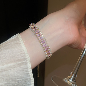 Bracciale da Donna Romantico alla Moda Placcato Oro in Argento 925 con Pietra Rosa Naturale per Feste e Regali - Product Image 2