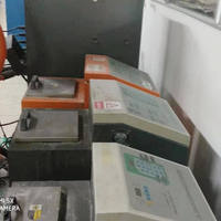 Machine de fabrication de couches pour bébés d'occasion machine à serviettes hygiéniques semi-automatique