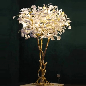 โคมไฟตั้งพื้นทองแดงสุดสร้างสรรค์ของตกแต่งล็อบบี้ออกแบบได้ตามต้องการเซรามิกลายแปะก๊วยใบไม้หรูหราสำหรับโรงแรม - Product Image 4