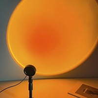 Projecteur Lampe Coucher de Soleil avec Télécommande - Lumière LED Coucher de Soleil à 16 Couleurs Changeantes, Rotation à 180 Degrés, Lumières Arc-en-ciel pour Chambre à Coucher
