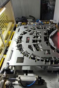 Nueva Máquina de Soldadura Ultrasónica Robótica de Doble Estación de 35KHz con Brazo Robótico Automático para Molduras de Plástico para Ruedas de Automóviles, Guardabarros Automotrices - Product Image 5