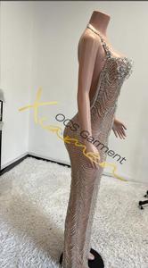 Vestido de noche sin mangas y sin espalda Nit Club Rnestone Cain con cuello halter y cristales brillantes para fiesta de graduación - Product Image 3