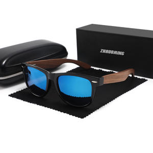 2025 gros personnalisé gravé bambou lunettes de soleil bonne qualité métal charnière lunettes de soleil classique noyer bois Temples lunettes de soleil - Product Image 4