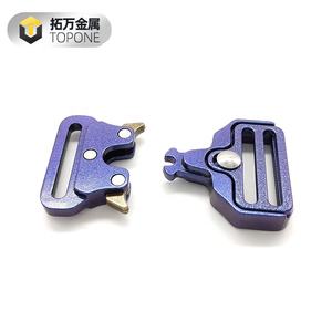 Nuevo Metal azul de moda para pulsera con hebilla y correa de bolsa de liberación rápida con logotipo personalizado Hebillas de cinturón de moda - Product Image 3