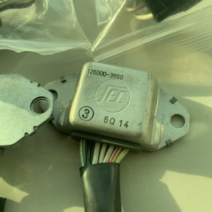 126000-3650, 126000-3660, Regulador Original para Autobús Hino J08E J08C 28V - Product Image 4