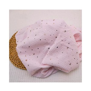 Tissu en mousseline <span class=keywords><strong>de</strong></span> <span class=keywords><strong>coton</strong></span> biologique tissé 120 g/m², double <span class=keywords><strong>gaze</strong></span>, crêpe, vente en gros d'usine, pour emmaillotement <span class=keywords><strong>de</strong></span> bébé, <span class=keywords><strong>chemise</strong></span> pour filles et robe pour garçons - Product Image 3
