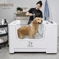 Station de douche pour chien avec enclos transparent en acrylique pour une surveillance facile des animaux