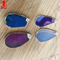 Vente en gros, Offre Spéciale : Tranches de cristal de quartz géode naturel, Tranches d'agate noire et bleue, Tranches colorées à bord doré, Écologique Oneby ZZ0070002
