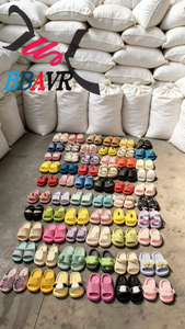Chaussures de jardin pour enfants légèrement défectueuses, assortiment de chaussures de vendeur ambulant, chaussures de seconde qualité, vente en gros en stock - Product Image 3