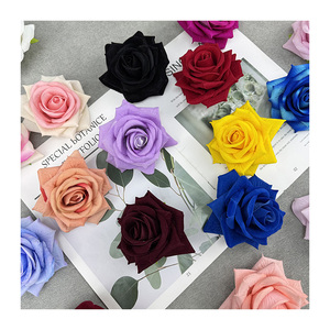 زهور الورد الصناعية المخملية عالية الجودة بالجملة من المصنع، رؤوس ورد حمراء وبيضاء مخصصة بملمس طبيعي للزينة - Product Image 4