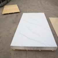 Panneau mural en PVC brillant de haute qualité, léger, facile à nettoyer, personnalisable, résistant au feu, imperméable, écologique et luxueux