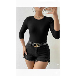 Chemisier noir pour femme à manches capri, col rond, coupe côtelée, style moulant - Product Image 1