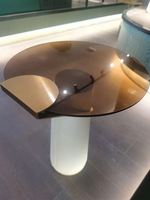 Table d'appoint raffinée Foshan pour la maison, table basse en cuir pour villa, table ronde en verre pour hôtel et café