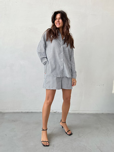 レディースサマー2ピースセット 長袖ボタンダウンシャツとショートパンツのセット ビーチバケーションクルーズ衣装 2026 - Product Image 4