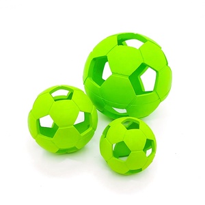 Çevre dostu kauçuk Bite dayanıklı futbol şekli S M L <span class=keywords><strong>Hollow</strong></span> Pet Chew oyuncak Pet besleyici kaçak gıda topu - Product Image 4