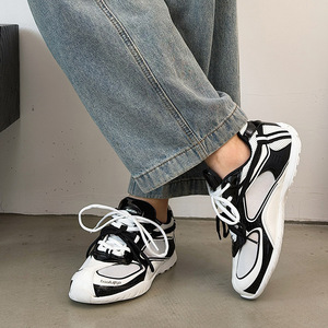 รองเท้าลำลองผู้ชายระบายอากาศดีรุ่นใหม่ปี 2025 ขายดี รองเท้าทรง Dad Shoes สไตล์เยอรมัน พื้นรองเท้าตาข่าย PU ด้านบนแบบผูกเชือก พื้นรองเท้าด้านนอกทำจากยาง - Product Image 2