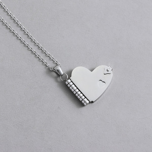 Collier pendentif <span class=keywords><strong>livre</strong></span> d'amour en acier inoxydable plaqué or 18kPVD imperméable créatif 2025 - Product Image 5