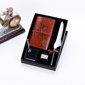Ensemble <span class=keywords><strong>de</strong></span> carnets rétro européens en gros avec stylo à <span class=keywords><strong>plume</strong></span> et <span class=keywords><strong>porte</strong></span>-stylo pour cadeau <span class=keywords><strong>de</strong></span> Noël, logo personnalisé - Product Image 6