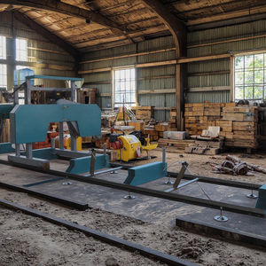 VOLNOS Scie hydraulique à <span class=keywords><strong>bois</strong></span> entièrement hydraulique horizontale automatique portable Scie à ruban verticale pour <span class=keywords><strong>bois</strong></span> Vente - Product Image 1