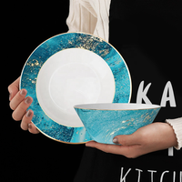 Service de vaisselle de luxe en porcelaine fine bleue, comprenant des assiettes à steak peu profondes et des bols à soupe, pour hôtels et restaurants haut de gamme