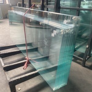Verre trempé ultra-clair de 5 mm sur mesure, haute transmission lumineuse, faible teneur en fer, verre renforcé pour fenêtres et balustrades de bâtiment - Product Image 3