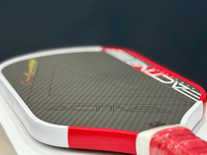 Raquette de pickleball professionnelle EAVX 16 mm, légère, forme allongée, surface en carbone 3K, noyau en nid d'abeille, marque personnalisée OEM ODM - Product Image 5