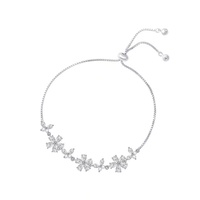 Bracelet Papillon Doré avec Fleurs, Entièrement Pavé de Zircons Cubiques, Nœud Coulissant Réglable, Accessoire de Mariage pour Femme