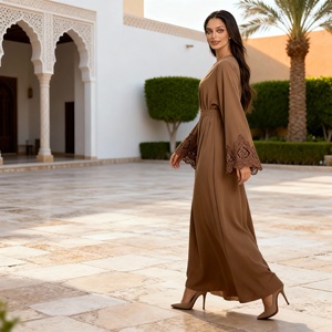 Robe maxi élégante en dentelle et polyester pour femmes musulmanes, vente en gros sur mesure - Product Image 4