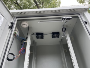 IP55 Integrated Battery Enclosure Outdoor Telecom <b>Cabinet</b> With Air Conditioner Outdoor Telecom <b>Cabinet</b> - Product Image 4