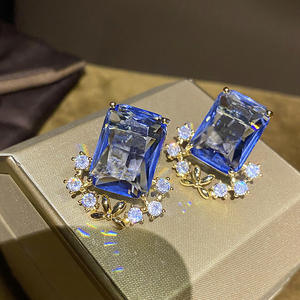 Boucles d'oreilles clous Mikina en pierre précieuse bleue, plaqué or 22 carats, motif papillon, bijoux de mode pour femme - Product Image 5