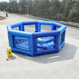 Jeu gonflable commercial Wipeout avec balayeuse rotative, jeu interactif pour enfants et adultes, location pour fêtes et événements - Product Image 2