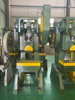 Presse à poinçonner mécanique à pédale électromagnétique industrielle de 40 tonnes pour le poinçonnage de tôles J21S-40T