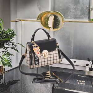 Bolso de Mano de Diseñador de Moda de Lujo, Marca de Lujo, Material PU, Bolso de Axila, Patrones Geométricos, Correa Ajustable, Portátil y Duradero - Product Image 3