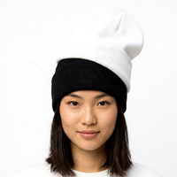 Bonnet unisexe avec broderie cœur et impression numérique, 100 % acrylique, chaud pour l'hiver, décontracté, voyage, couleurs noir et blanc