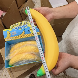 Vente flash - Jouet anti-stress en forme de pêche, de fraise et d'ananas extra-larges de 16 cm, dans un emballage coloré, jouet moelleux - Product Image 6