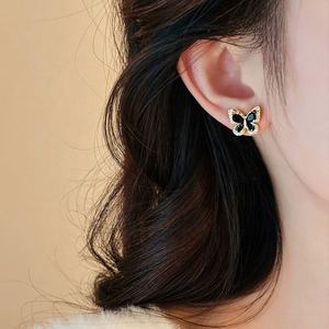 ต่างหูแบบห้อยประดับพู่ยาวรูปผีเสื้อสีดำสไตล์เกาหลี ประดับเพชร ดีไซน์สวยเก๋ทันสมัย ชุบทอง สำหรับผู้หญิง ทำจากโลหะผสมสังกะสี - Product Image 5