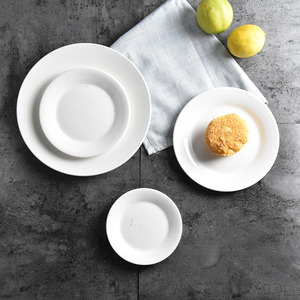Assiette creuse en céramique blanche pure, assiette ronde en porcelaine pour steak, vaisselle d'hôtel, utilisation pour les fêtes - Product Image 3