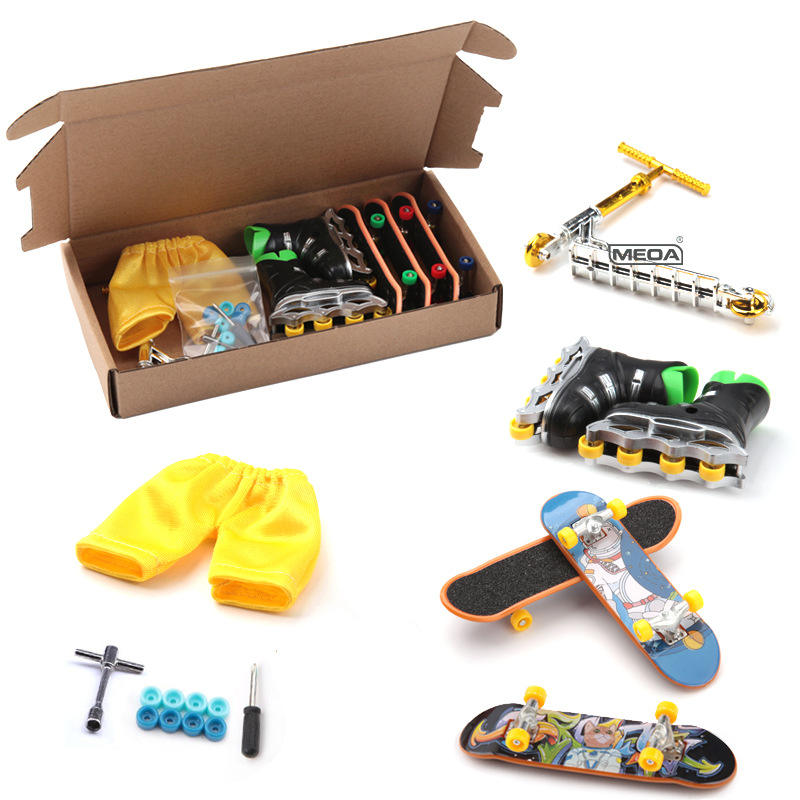Finger skateboard sports set
