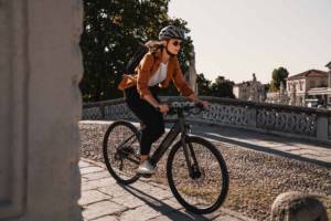 爪哇弗雷涅蒂卡市电动自行车350W 36v电动自行车女子9速700C电动自行车电动后城市自行车 - Product Image 3