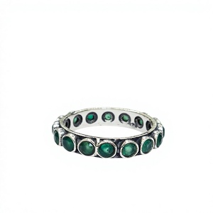 แหวนเงินแท้ 925 ประดับพลอยออนิกซ์สีเขียวทรงกลม ดีไซน์แบบ Eternity Ring สามารถสวมซ้อนกันได้ แหวนทำมือสำหรับผู้หญิง - Product Image 1