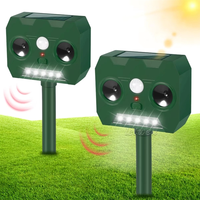 Outdoor Solar Powered Animal Repeller Motion Sensor Rodent Deterrent Farm Ultrasonic Monkey Dog With Red Light