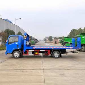 Camión Grúa de Plataforma Plana Isuzu 4x2 de 3 Toneladas con Tecnología Japonesa, Cama Abatible Completa y Elevador de Ruedas - Product Image 3