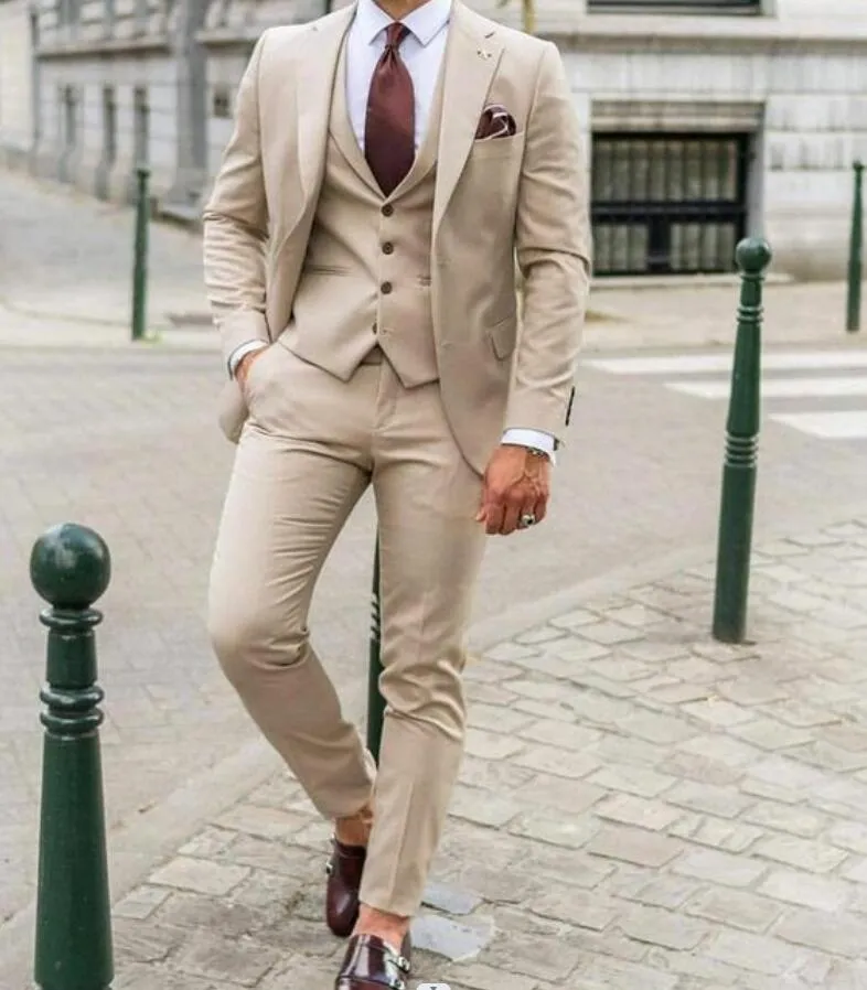 スタイリッシュなベージュメンズウェディングタキシードBohoノッチド