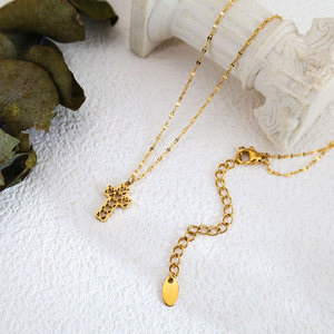 Collar de Joyería con Colgante de Cruz y Corazón Hueco, Chapado en Oro de 18k, Acero Inoxidable 316L, Resistente al Agua y al Deslustre, para Mujer - Product Image 4
