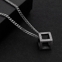 Collier pendentif cube creux pour hommes et femmes, chaîne de couple géométrique minimaliste, vente en gros