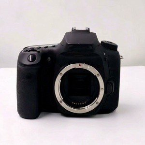 Appareil photo reflex numérique Ca-non EO-S 90D d'occasion, corps d'appareil, haute résolution, excellent état, prix abordable - Product Image 1
