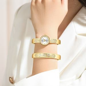 Reloj de Cuarzo de Lujo para Mujer al por Mayor, Conjunto de Reloj y Brazalete de Acero Inoxidable Dorado con Diamantes Incrustados, Impermeable, Sencillo y Elegante - Product Image 5